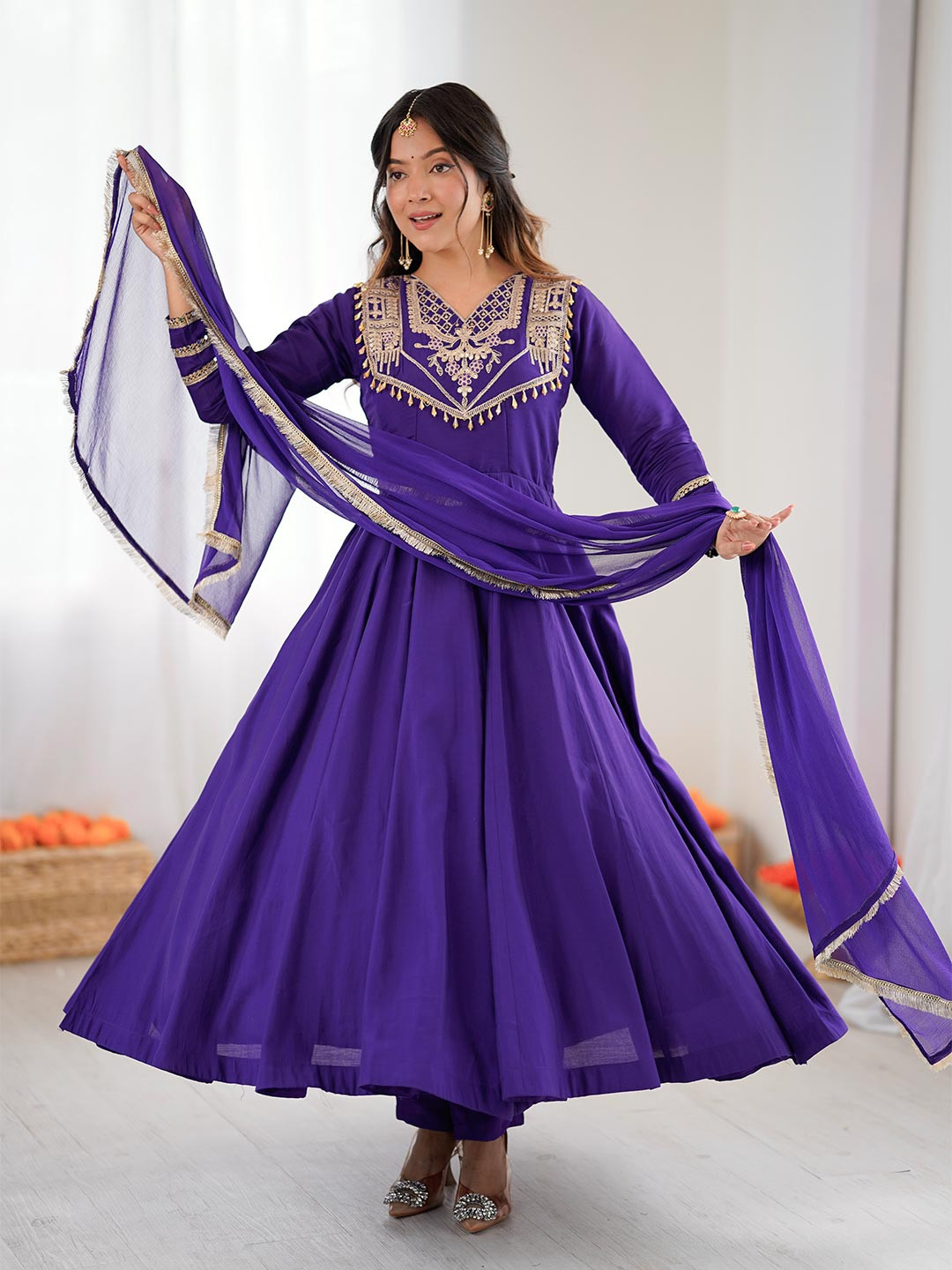 ANSH CREATION Floral Yoke Design Thread Work Anarkali Kurta With Trousers & Dupatta