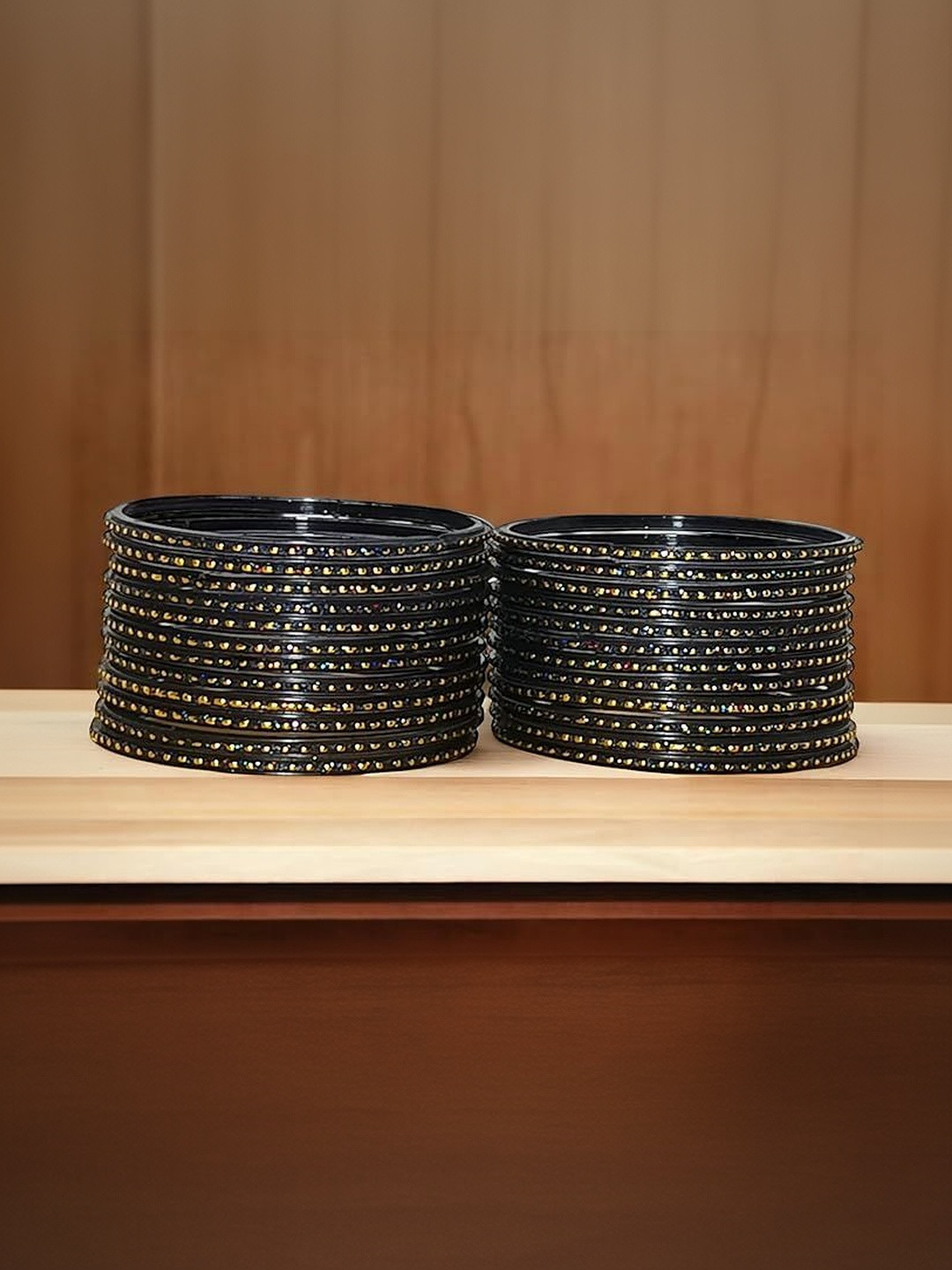 SD Star Black Glass Artificial Stones & Beads Bangle