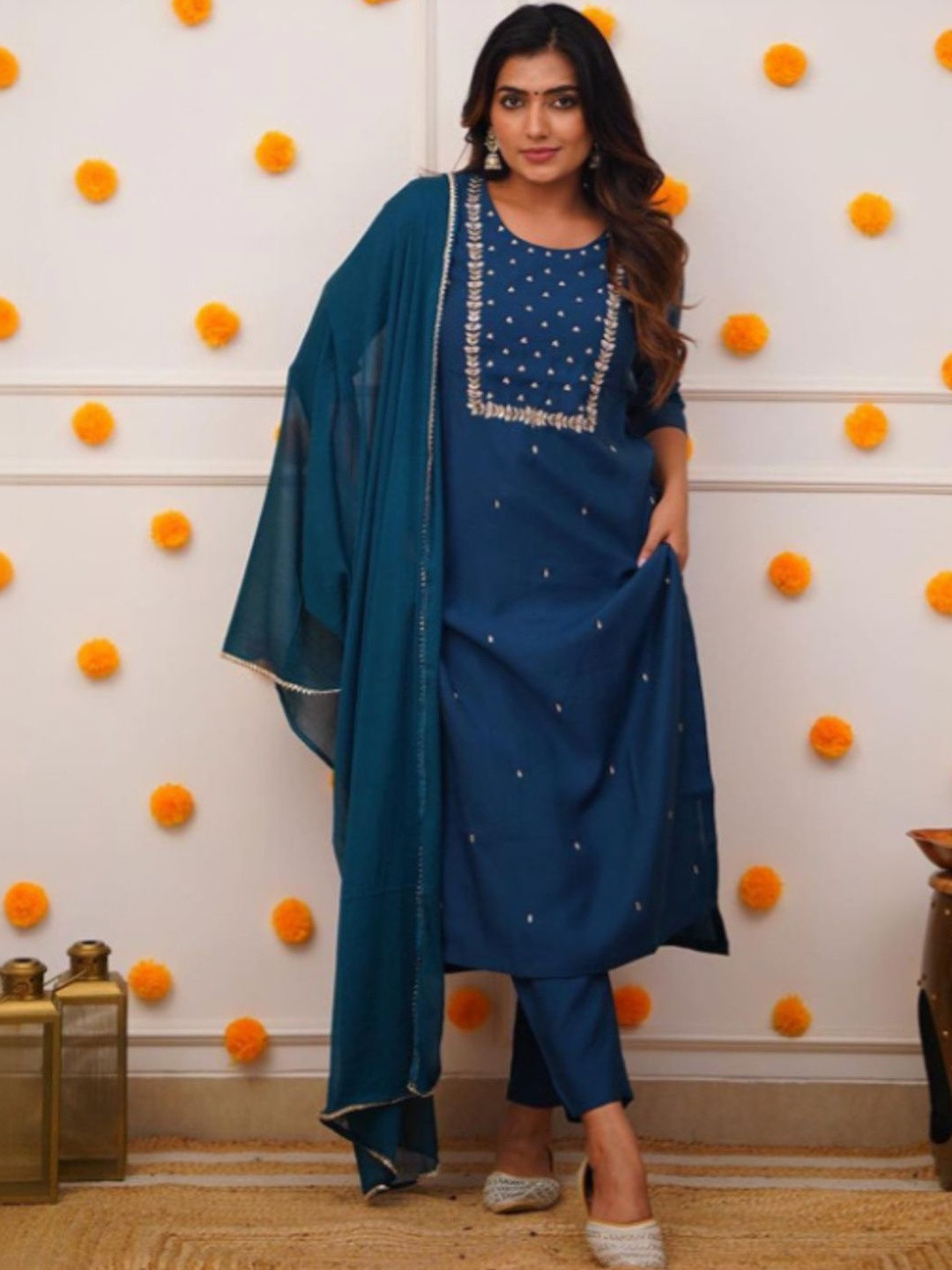 Neminath Women Printed Regular Sequinned Kurta with Trousers & With Dupatta