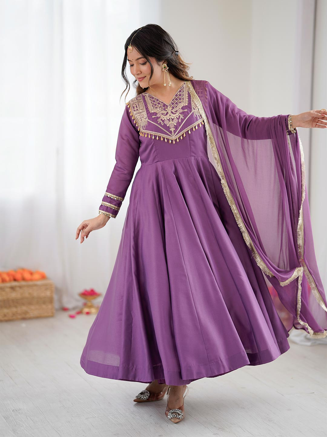 ANSH CREATION Women Floral Yoke Design Thread Work Anarkali Kurta With Trousers & Dupatta