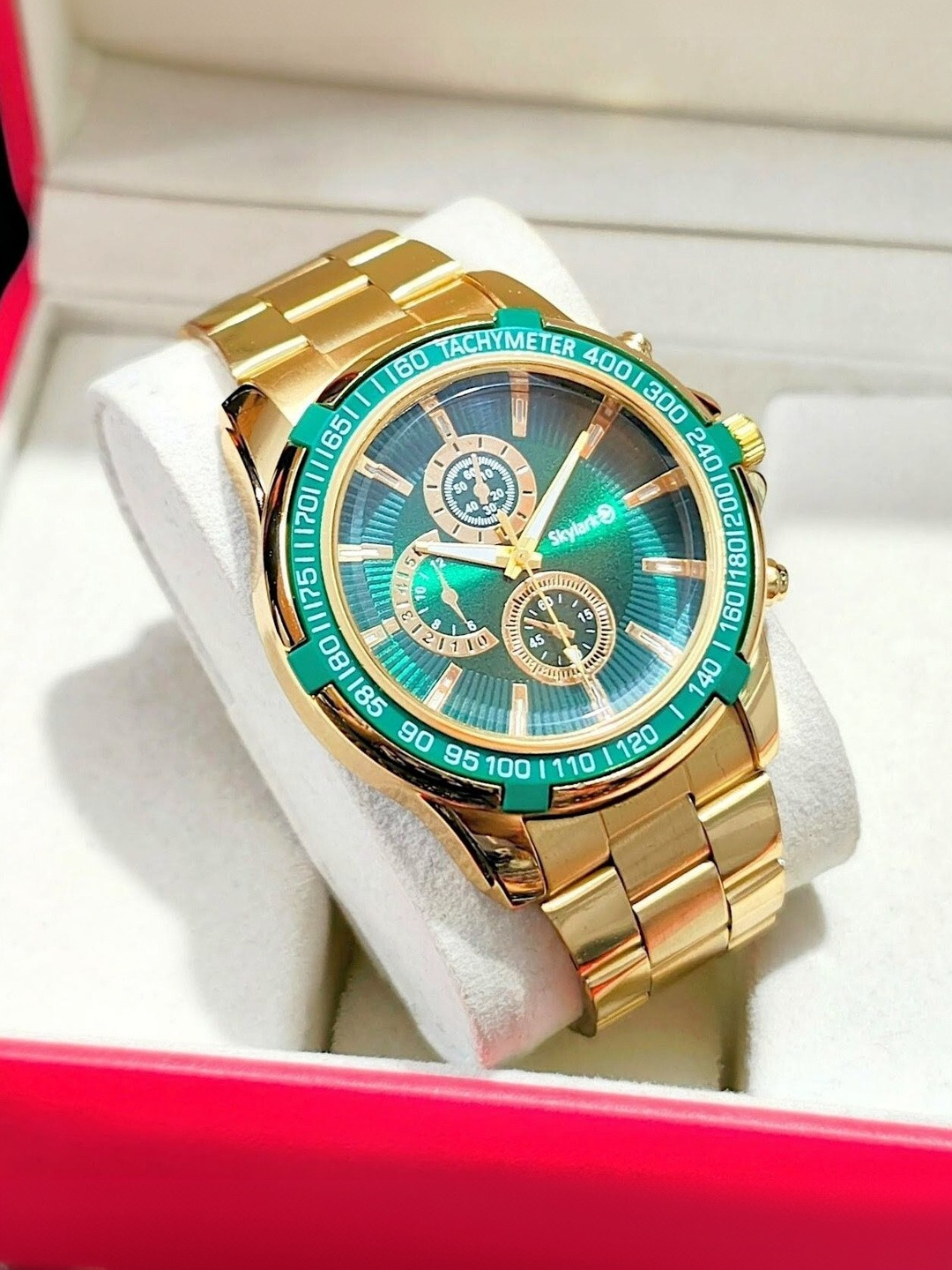 Skylark Men Dial & Stainless Steel Straps Analogue Watch Bently_edific_Green_Gold_23