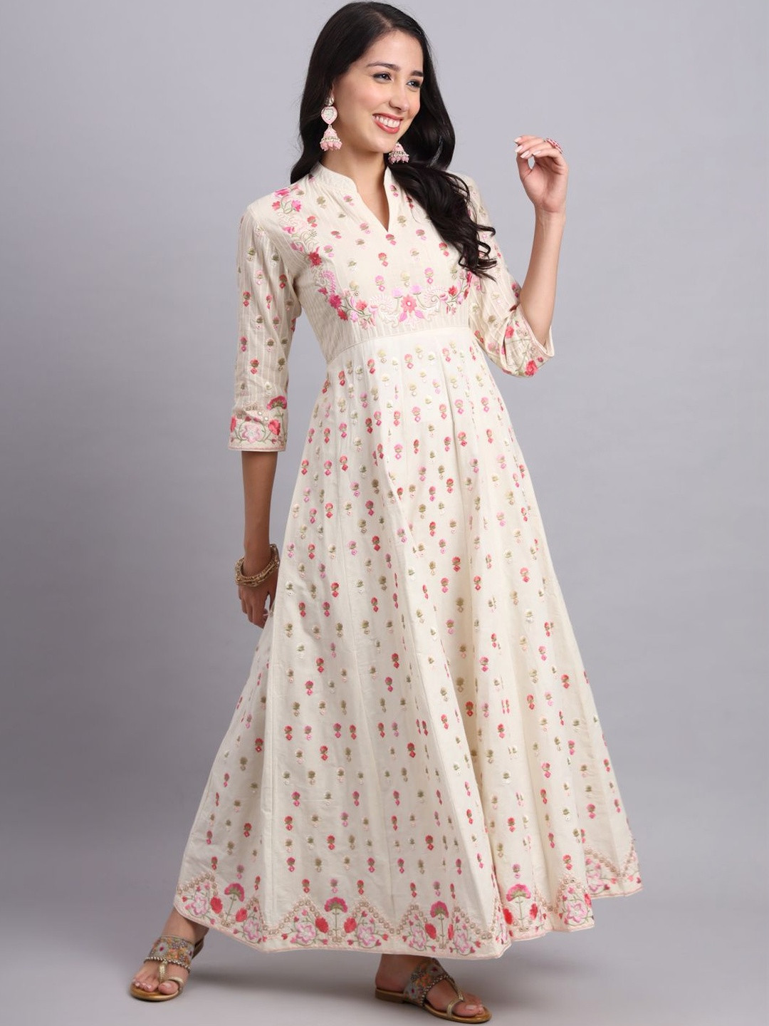 DiliWale Women Floral Embroidered Sequinned Floral Anarkali Kurta