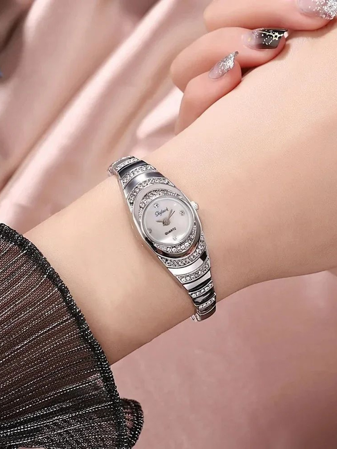 Skylark Women Mother of Pearl Dial & Bracelet Style Straps Watch Y_fan-Silver_girls-1