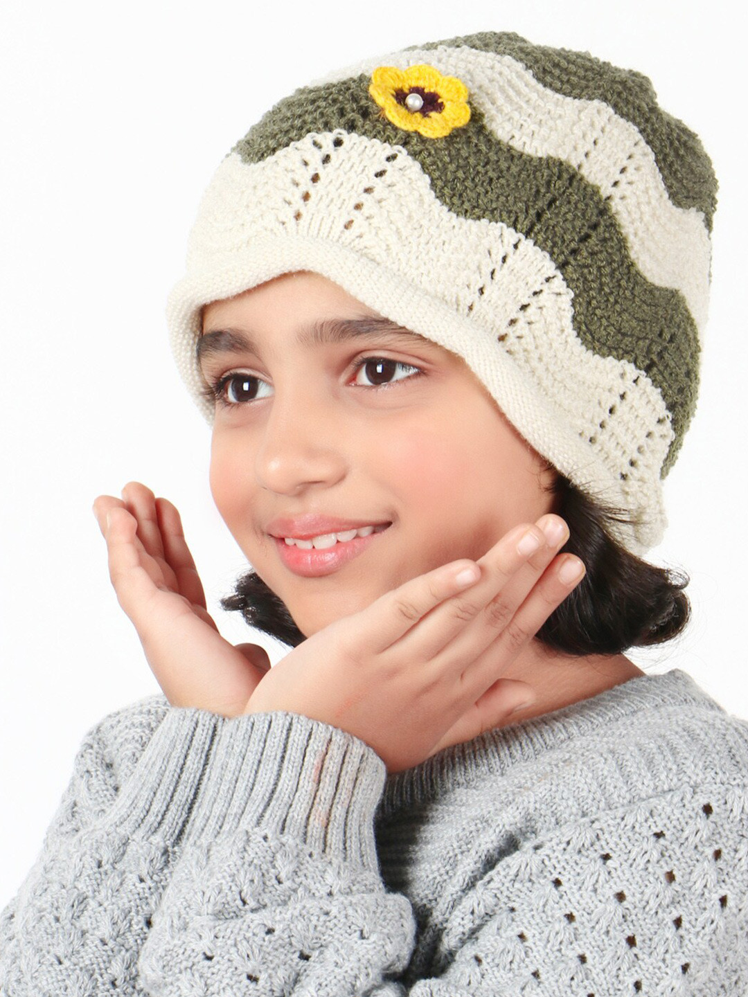 Bharatasya Girls Olive Green & Cream-Coloured Colourblocked Acrylic Beanie
