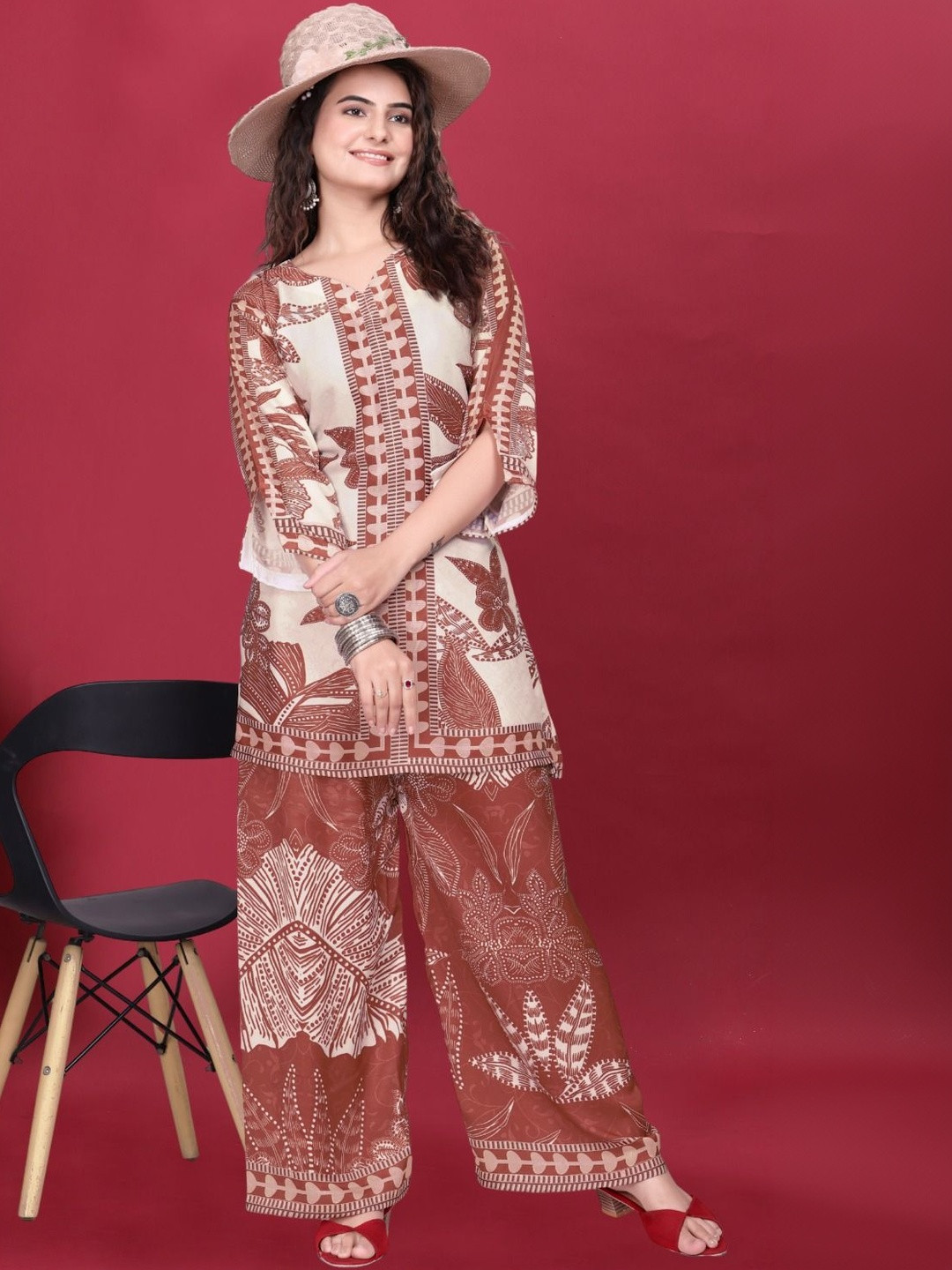 Lyzoo Printed Round Neck Tunic With Trousers Co-Ords
