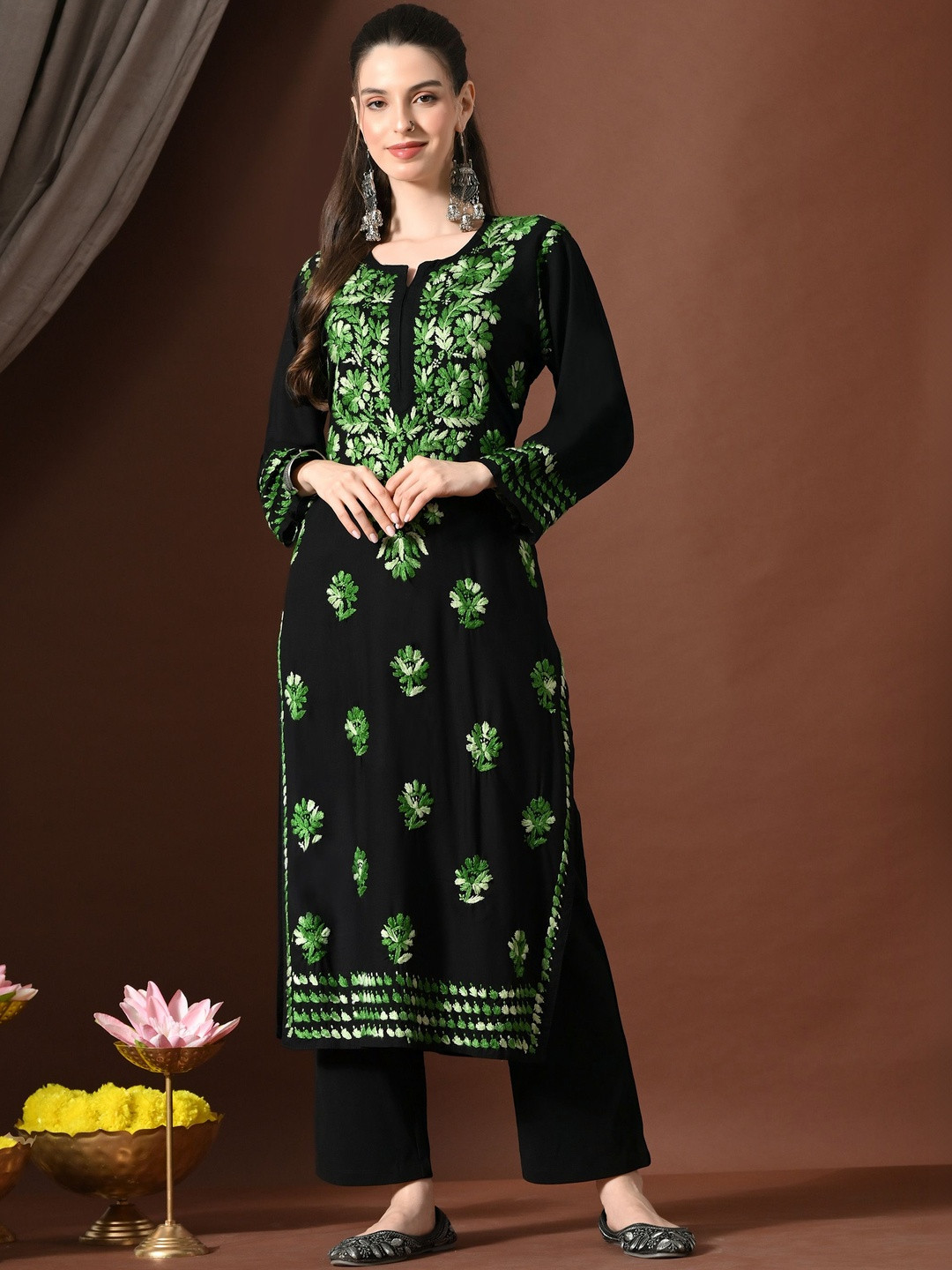 Syrish Women Embroidered Chikankari Handloom Kurta