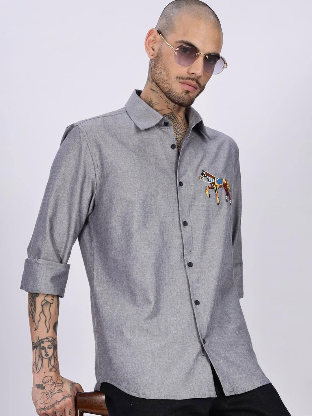 Eszett Abstract Horse Embroidered Spread Collar Cotton Casual Shirt