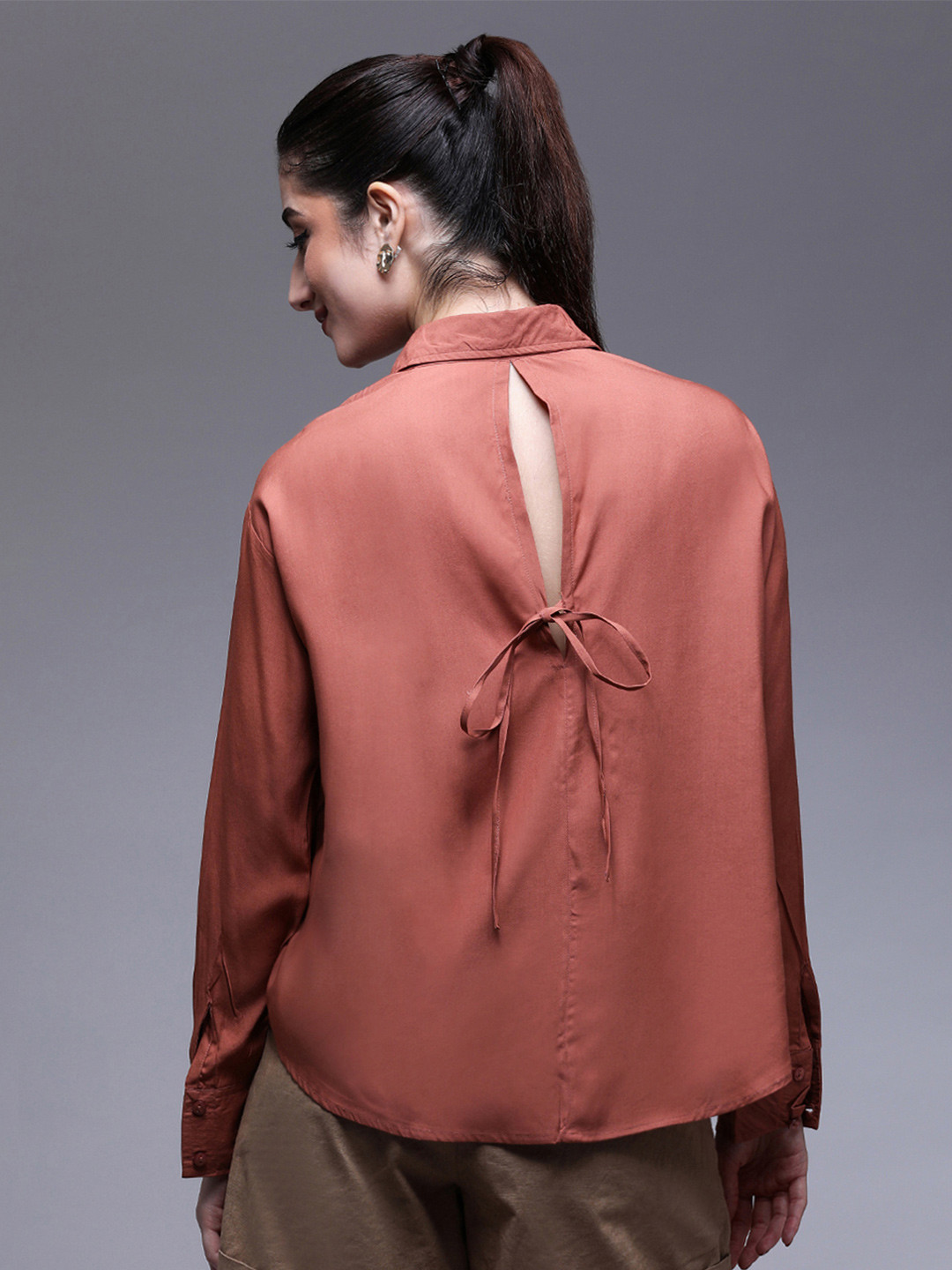 Paper Cut Oversized Spread Collar Back Tie-Up Solid Casual Shirt