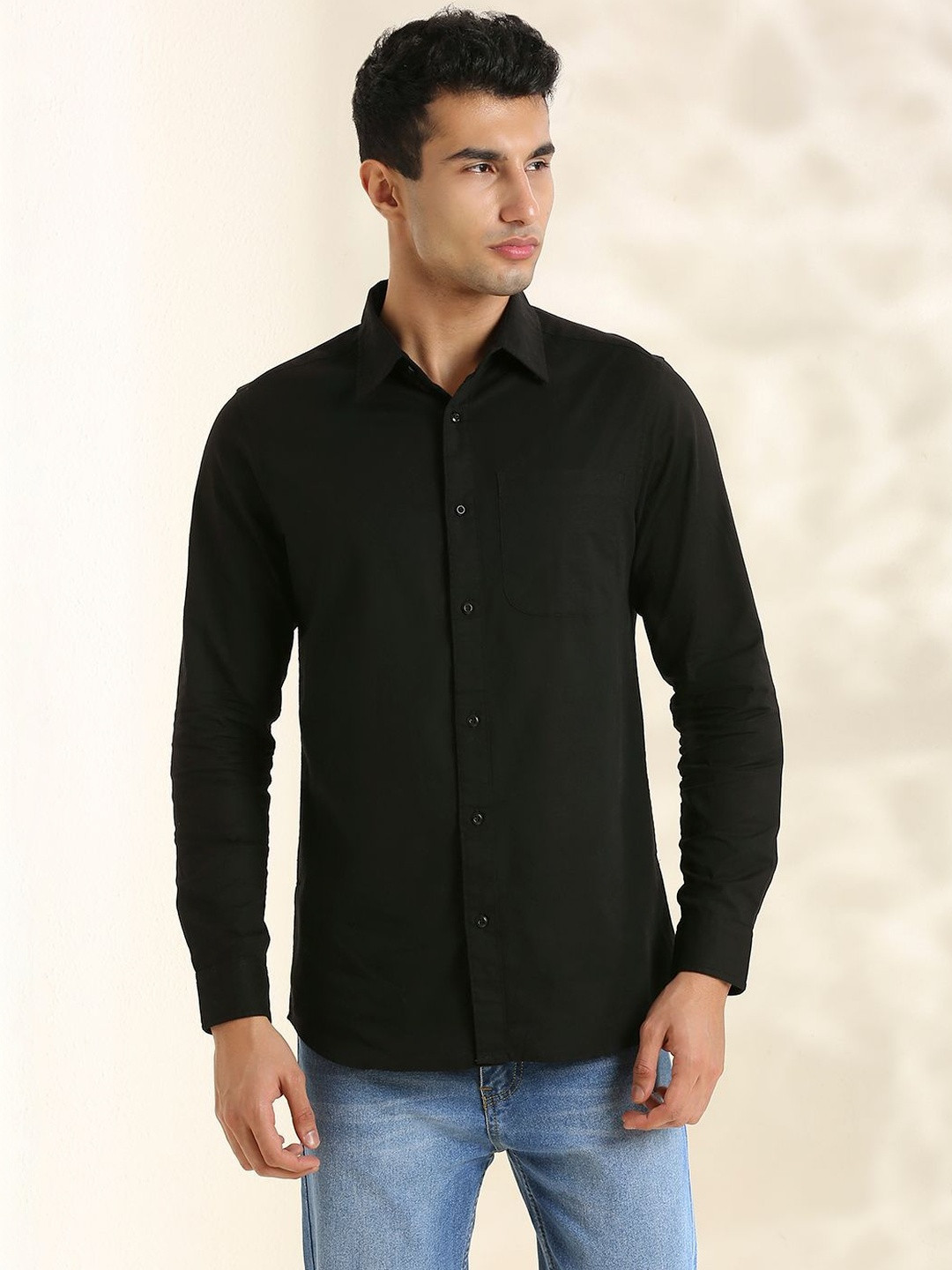 NEON CHILLIE Men Solid Spread Collar Regular Fit Smart Casual Shirt