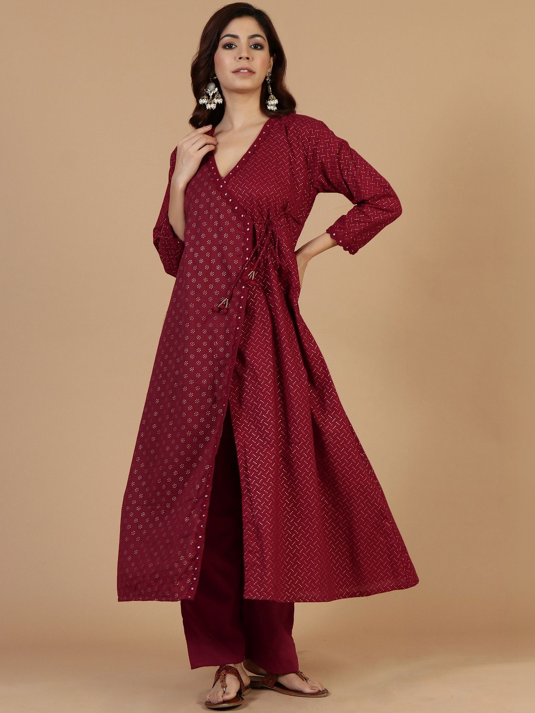 TJORI Women Geometric Embroidered Thread Work Kurta