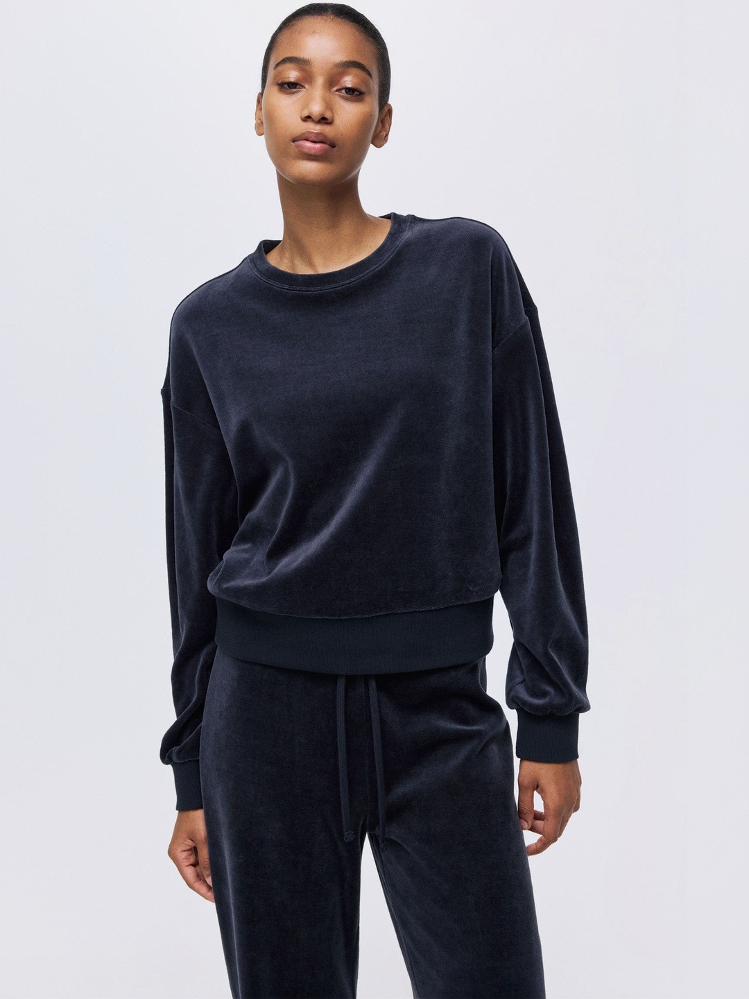 H&M Velour Sweatshirt