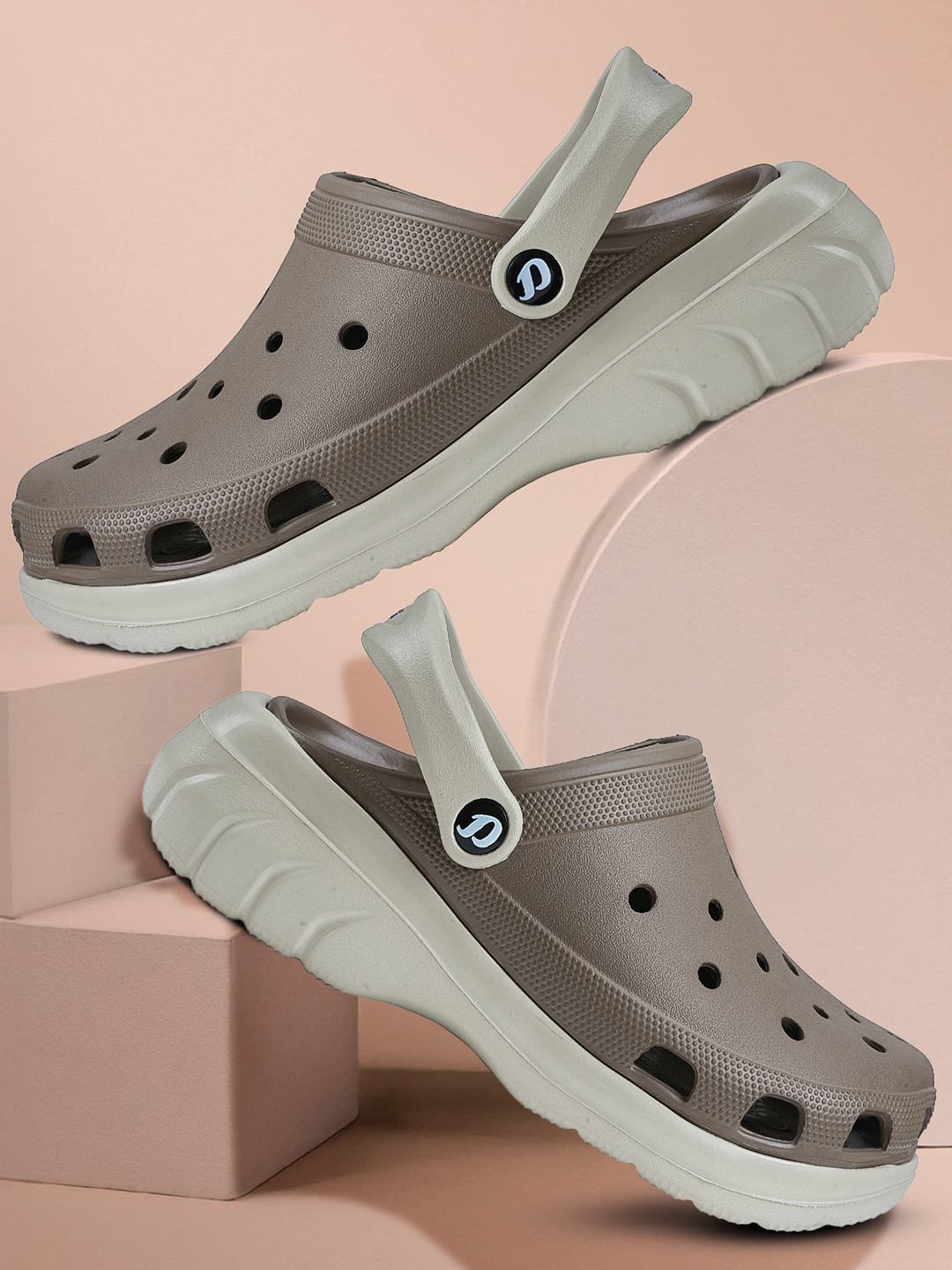 DOCTOR EXTRA SOFT Men Color-Block Ultra Soft Breathable Clogs