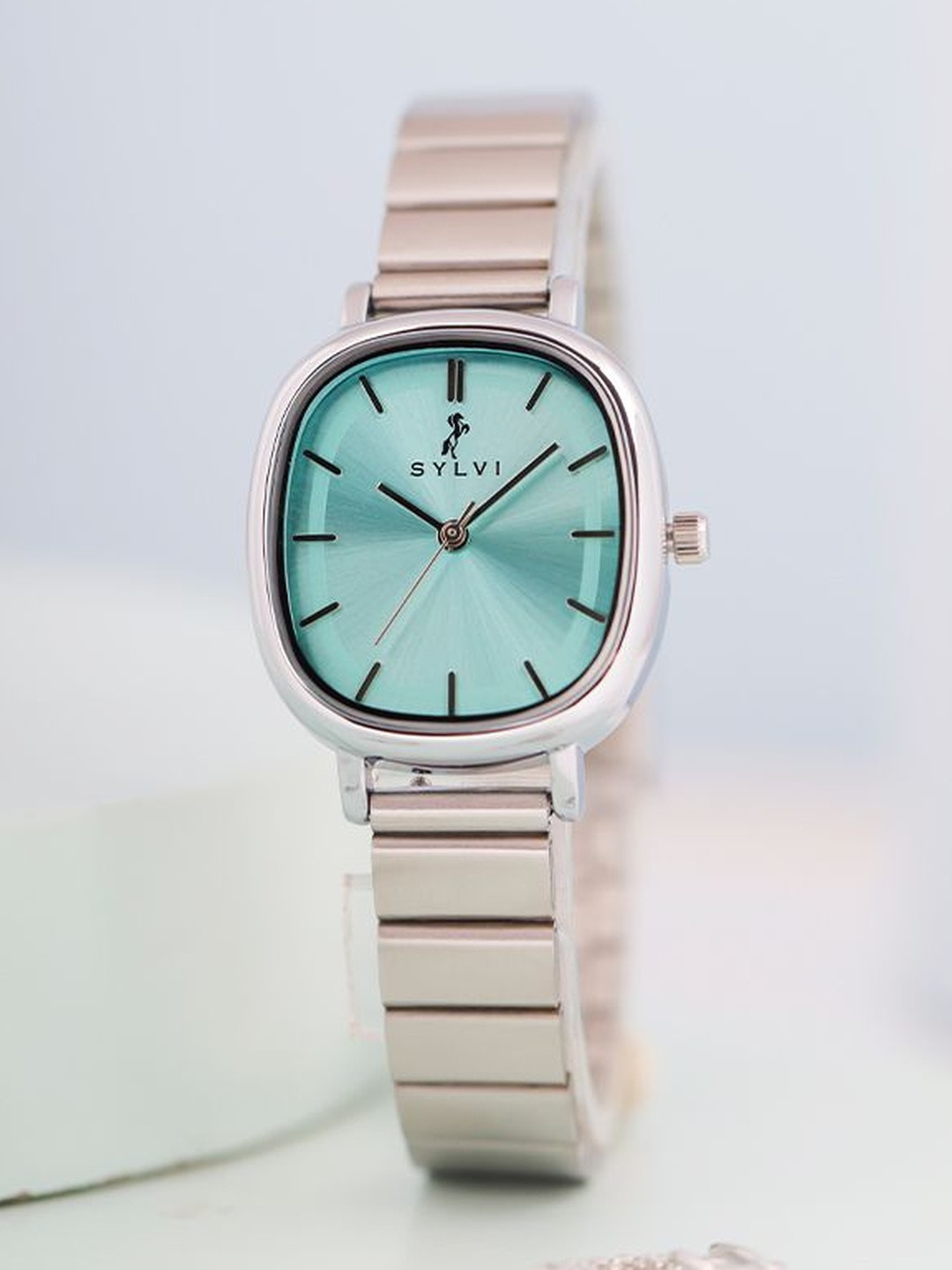 Sylvi Women Patterned Dial & Stainless Steel Straps Analogue Multi Function Watch EL-Pista-silver-mesh