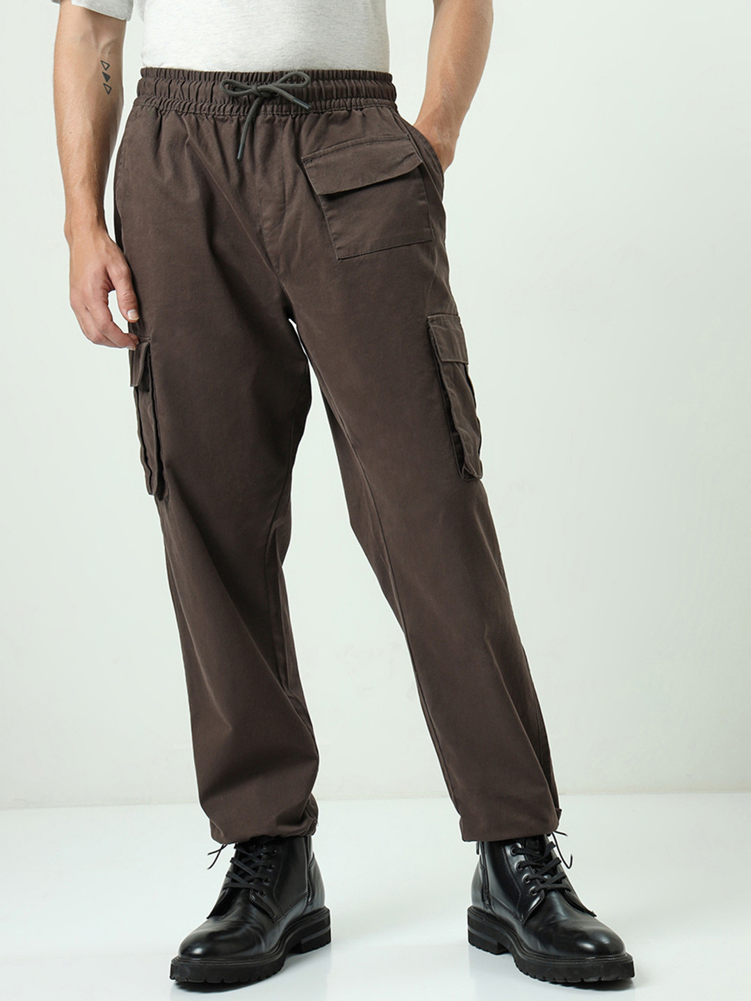 Bewakoof Men Baggy Oversized Cargo Parachute Pants