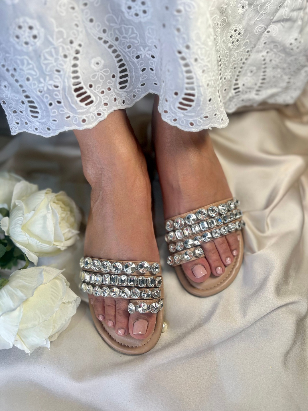 SANDAL STORIES Women Rhinestone Embellished Cushioned Open One Toe Flats