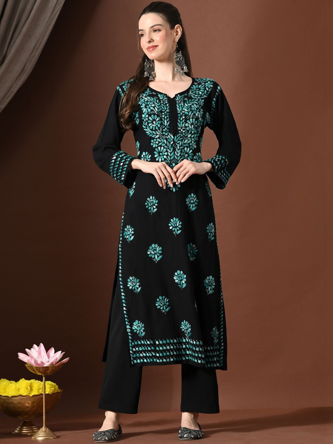 Syrish Women Embroidered Chikankari Handloom Kurta