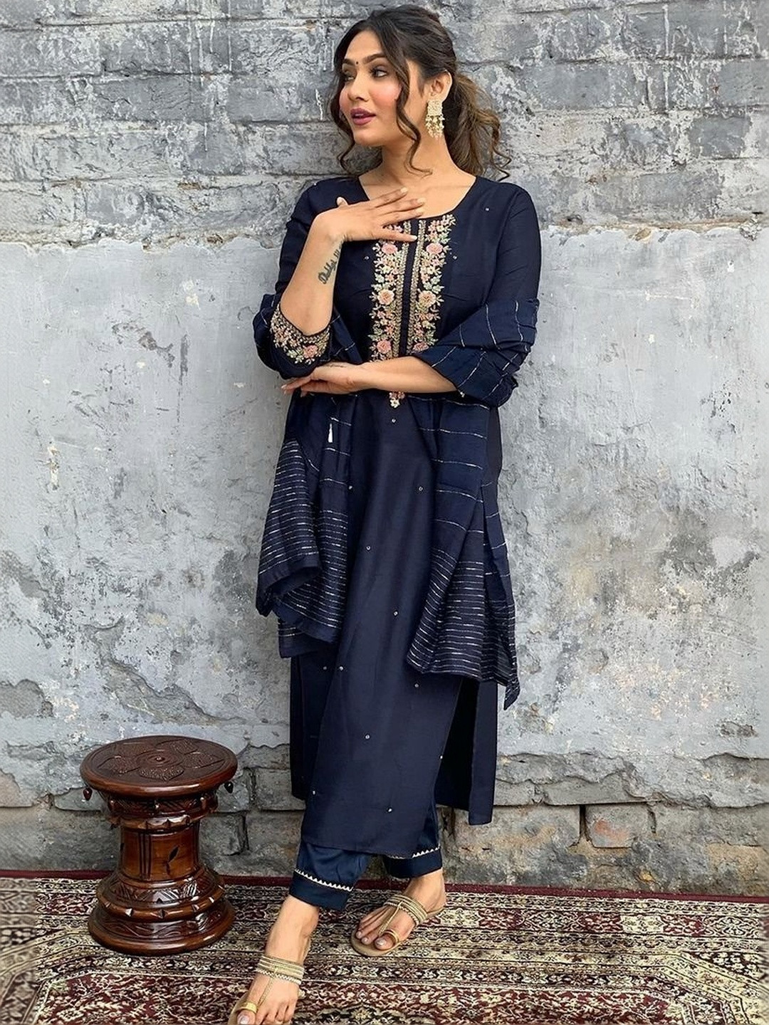 Women Basket Ethnic Motifs Embroidered Thread Work Kurta with Trousers & With Dupatta