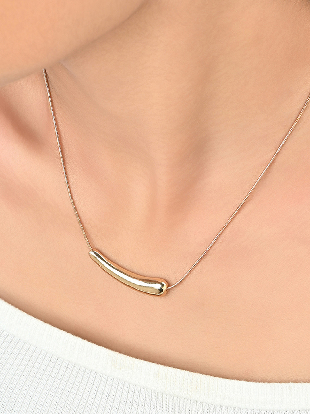 ToniQ Gold-Plated Fan Charm Minimal Necklace