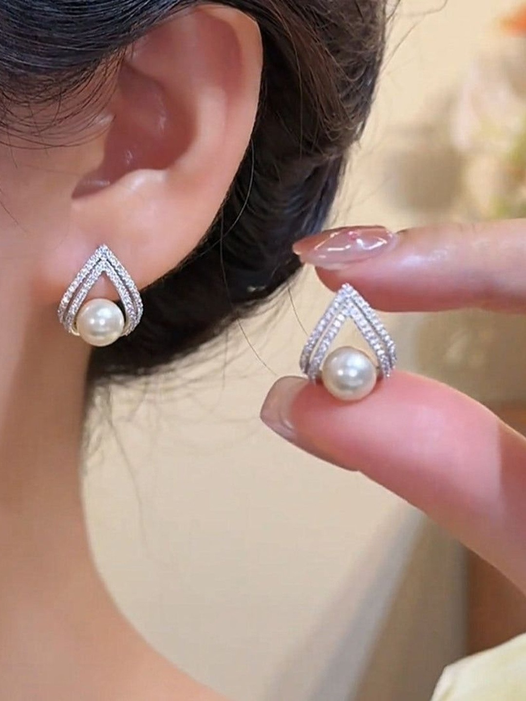 Estailo fashion Teardrop Shaped Studs Earrings