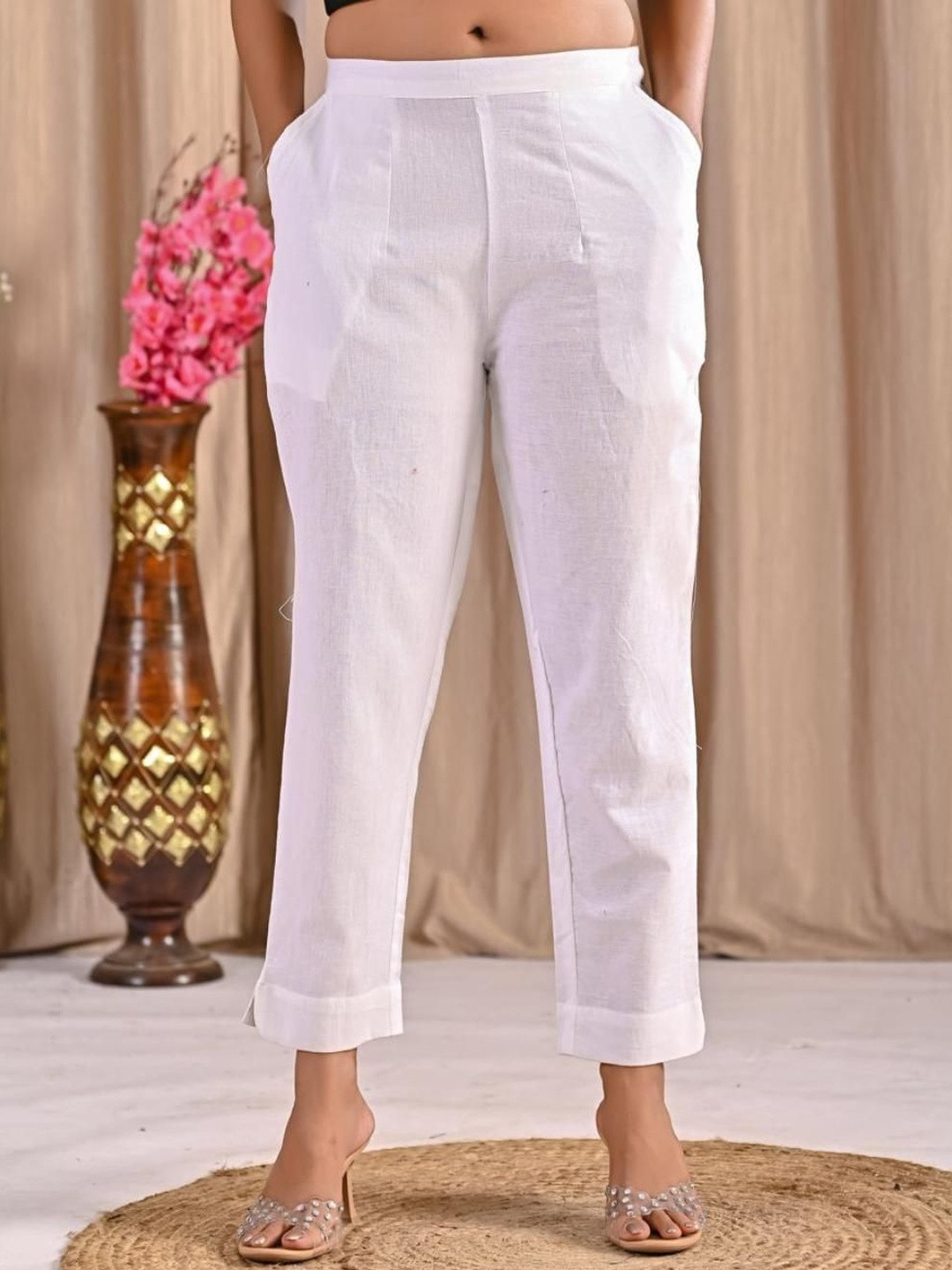 Suiti Women Relaxed Pleated Trousers