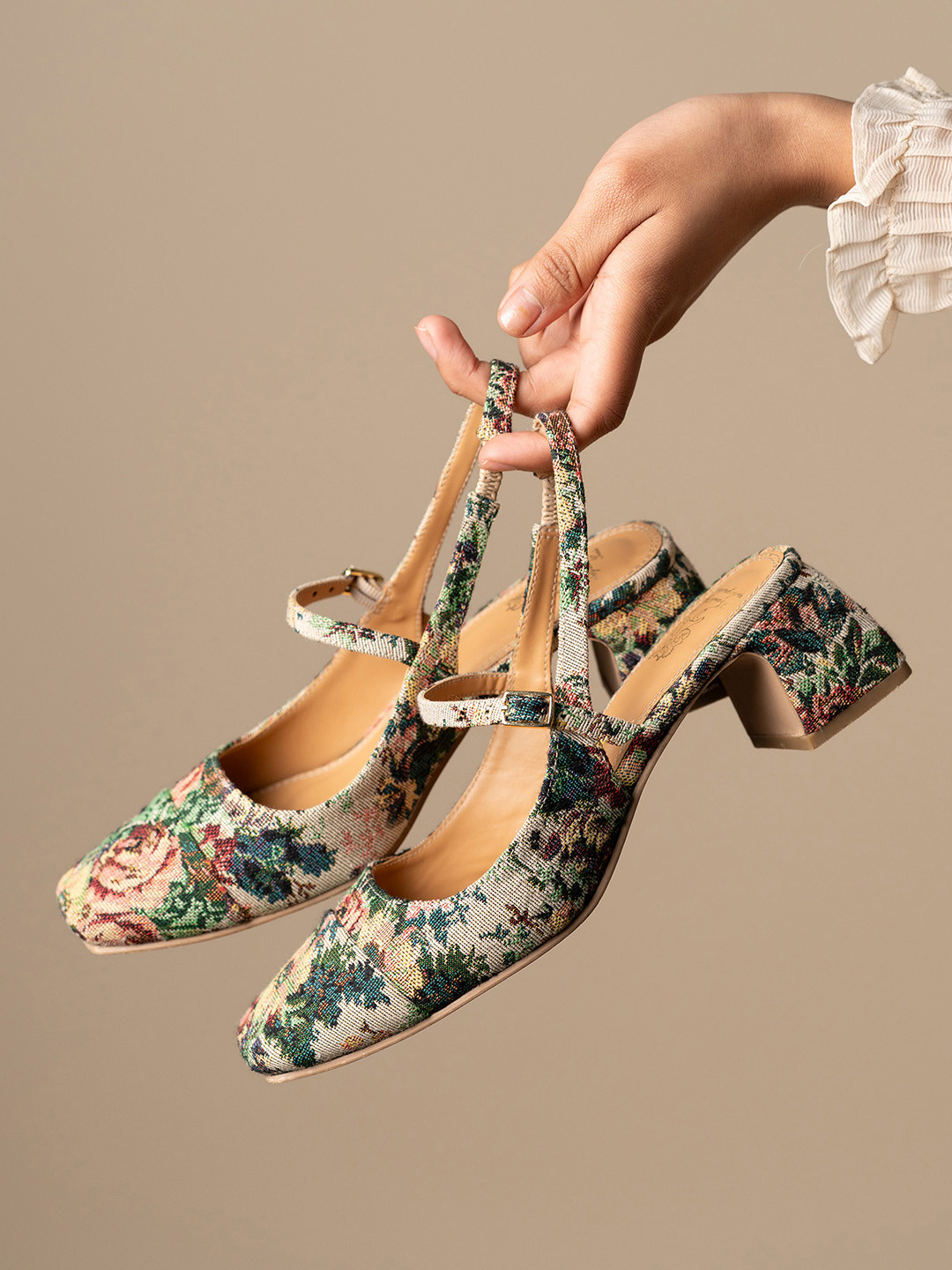 Theater Women Twiggy Sun Child Floral Mary Jane Block Heels