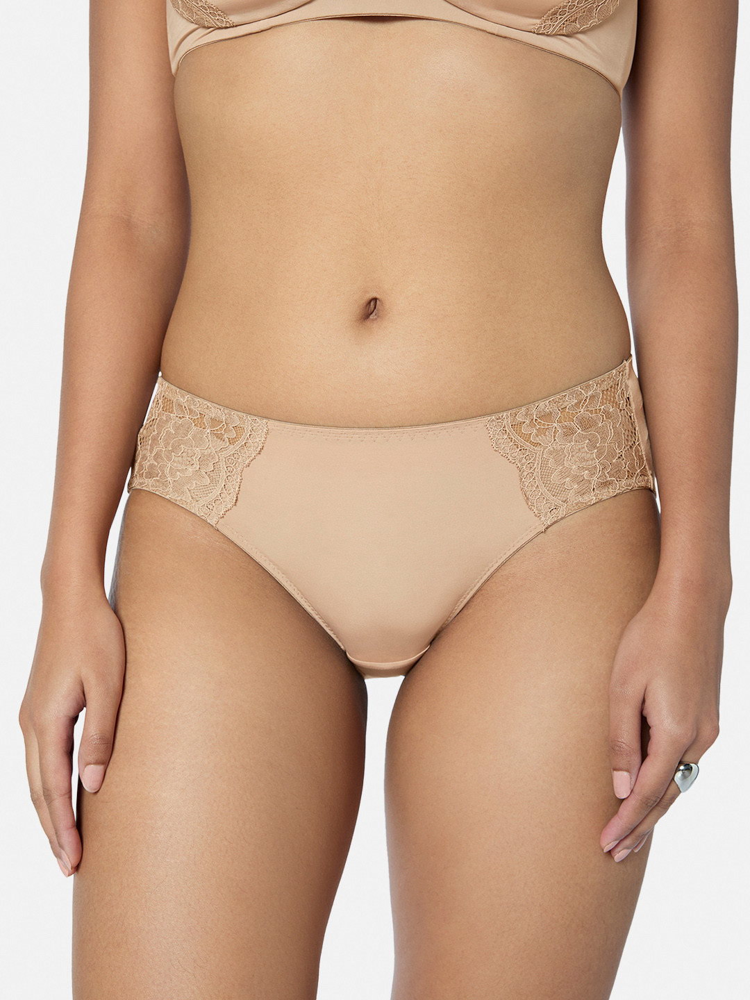 Triumph Sweet Line Women Medium Coverage Brief with Floral Lace Design