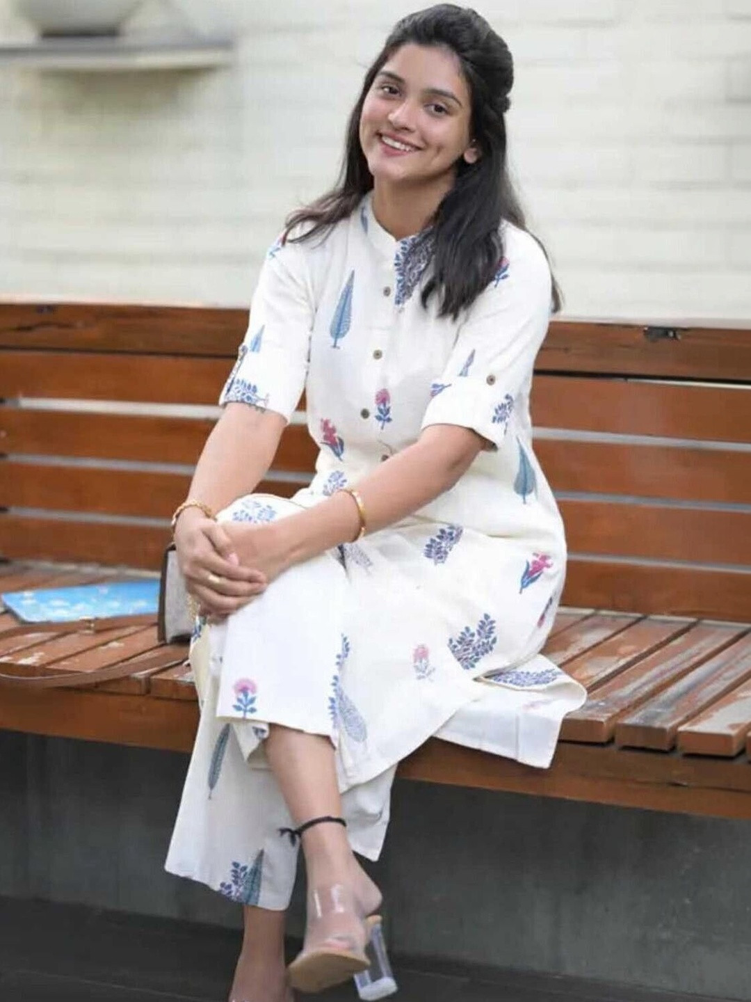 Lyzoo Women Ethnic Motifs Printed Regular Kurta with Trousers