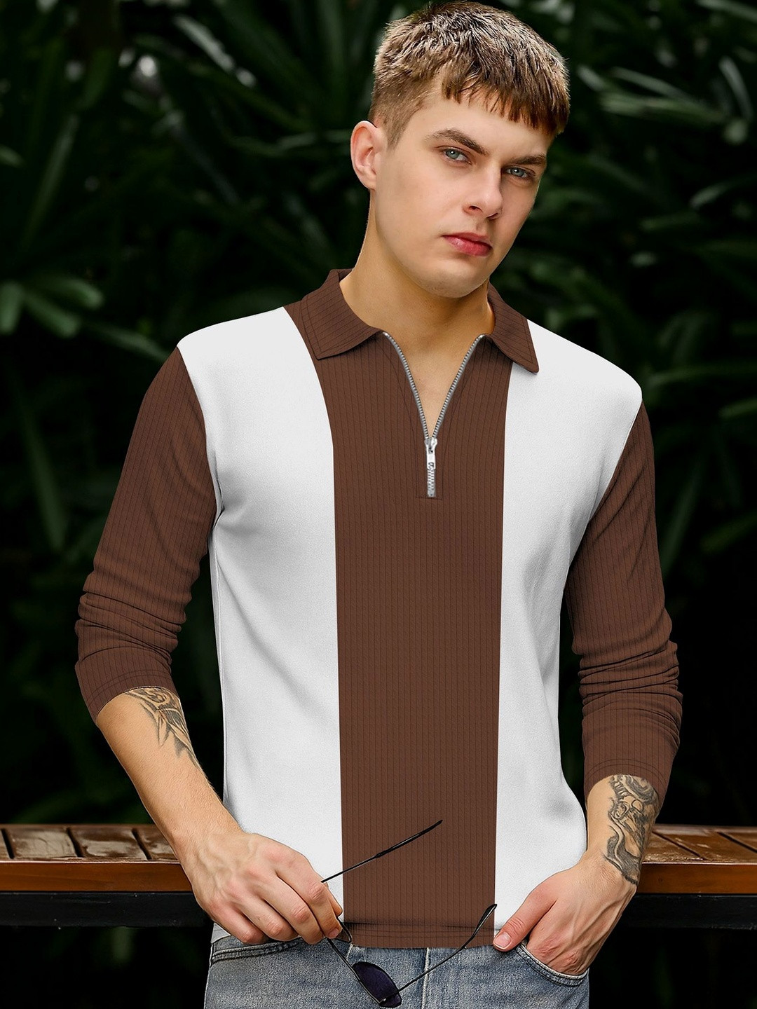 KAJARU Men Colourblocked Sweatshirt