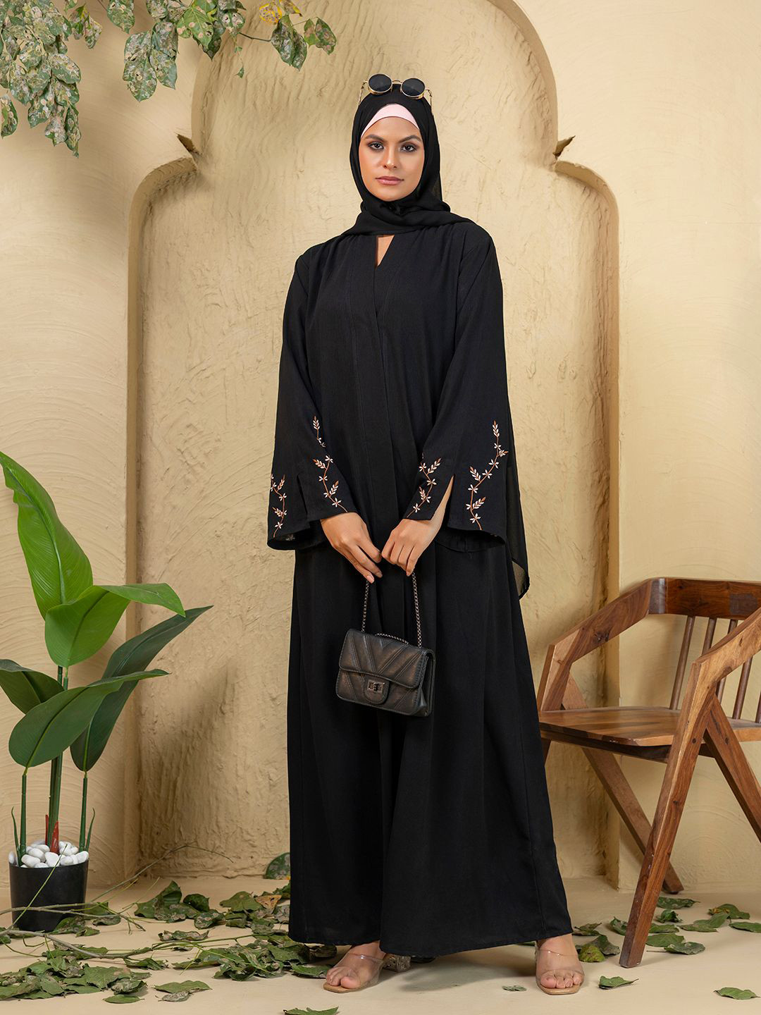 SANASH Collections Women Embroidered Round Neck Abaya Burqas