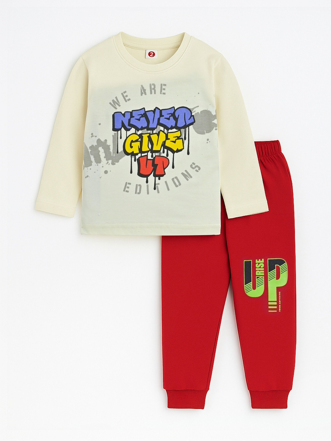KIDSCUTE Boys Printed T-shirt With Joggers