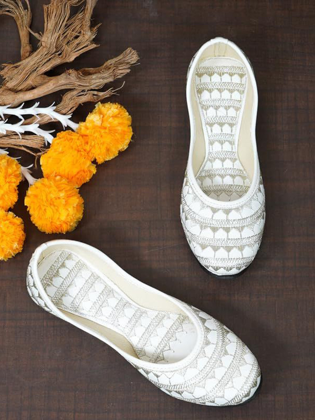 DFR Women Woven Design Round Toe Slip-On Embroidered Punjabi Mojaris Flats