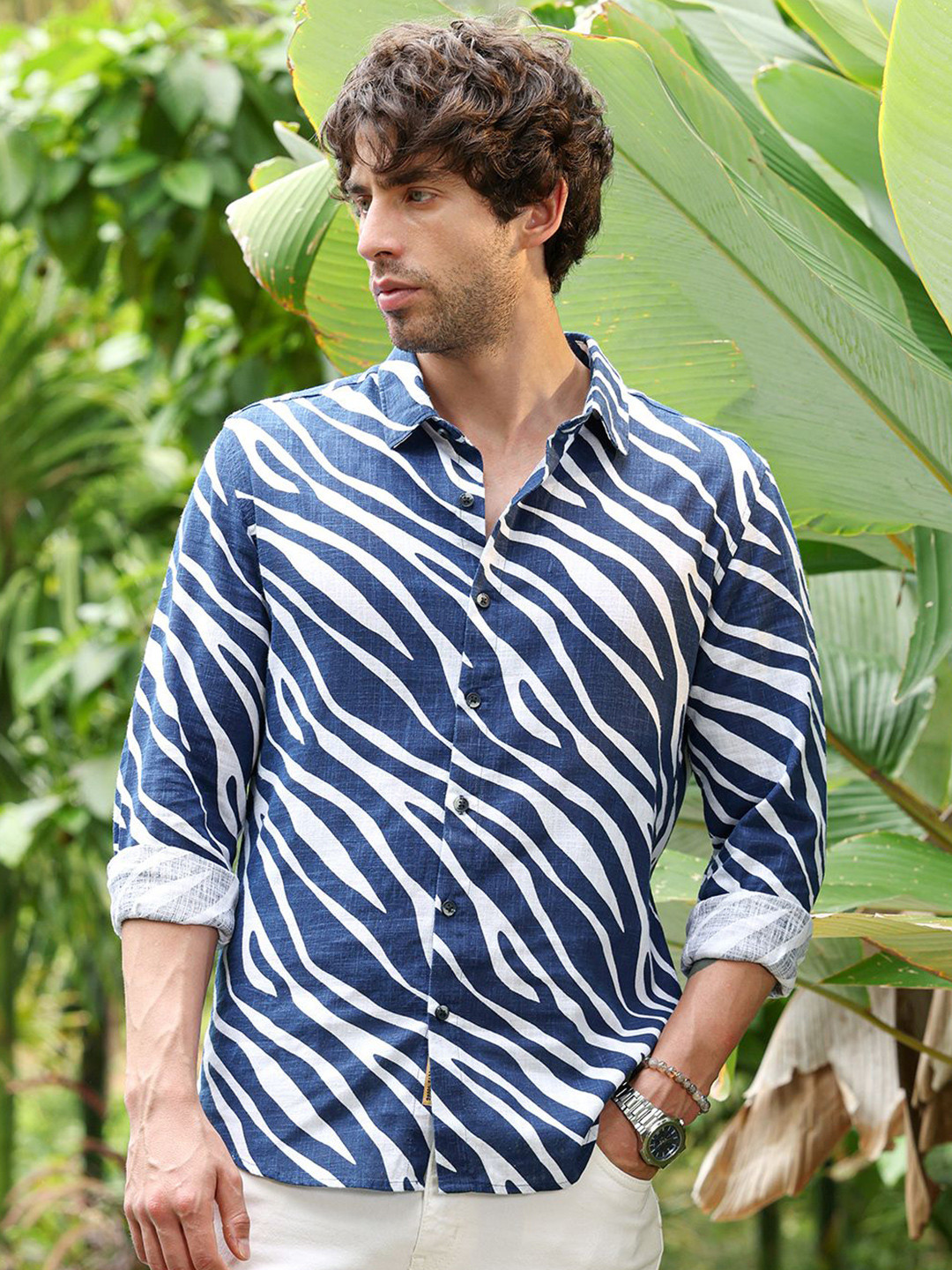 CAHOOT Men Comfort Fit Animal Printed Spread Collar Casual Shirt