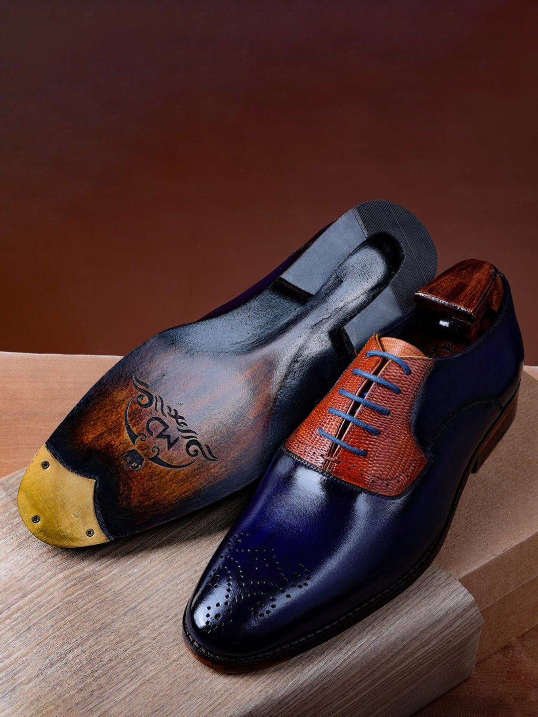 MILLE DOLLARI Men Leather Formal Oxfords Gold Metal Toe & Horseshoe Heel