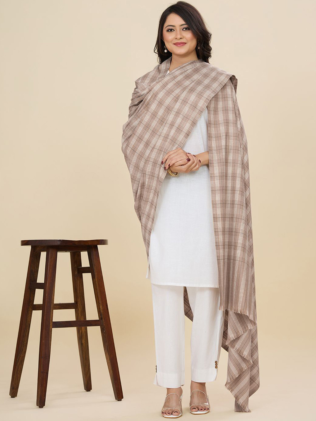 WEAVERS VILLA Women Checks Pattern Woven Winter Shawl