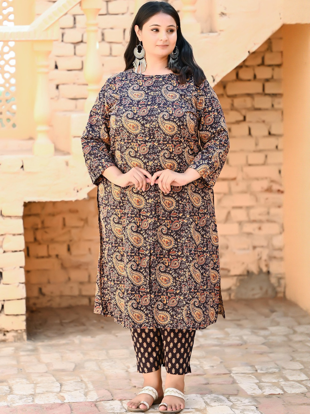 VIFA PLUS Women Paisley Printed Regular Pure Cotton Kurta with Trousers