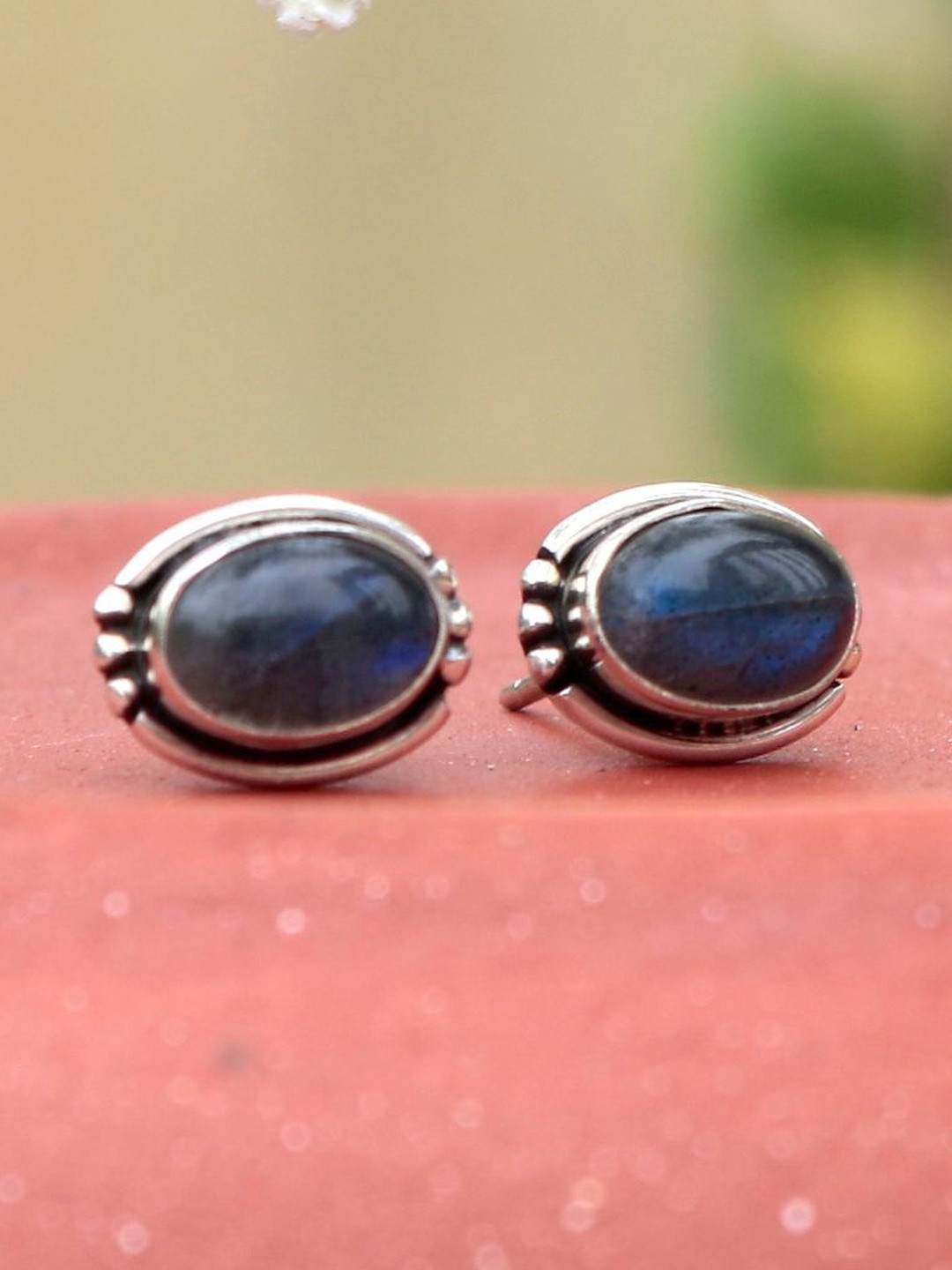 FUSIONARI 925 Sterling Silver Labradorite Studded Oval Shaped Studs
