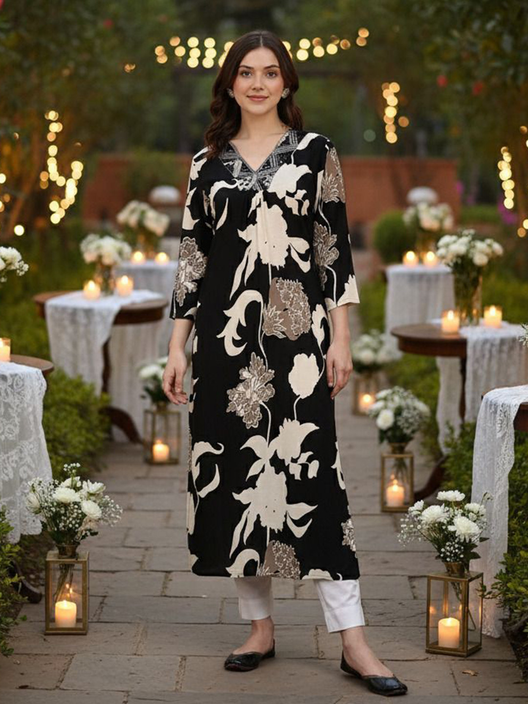 Maaesa Women Floral Printed V-Neck Straight Kurta