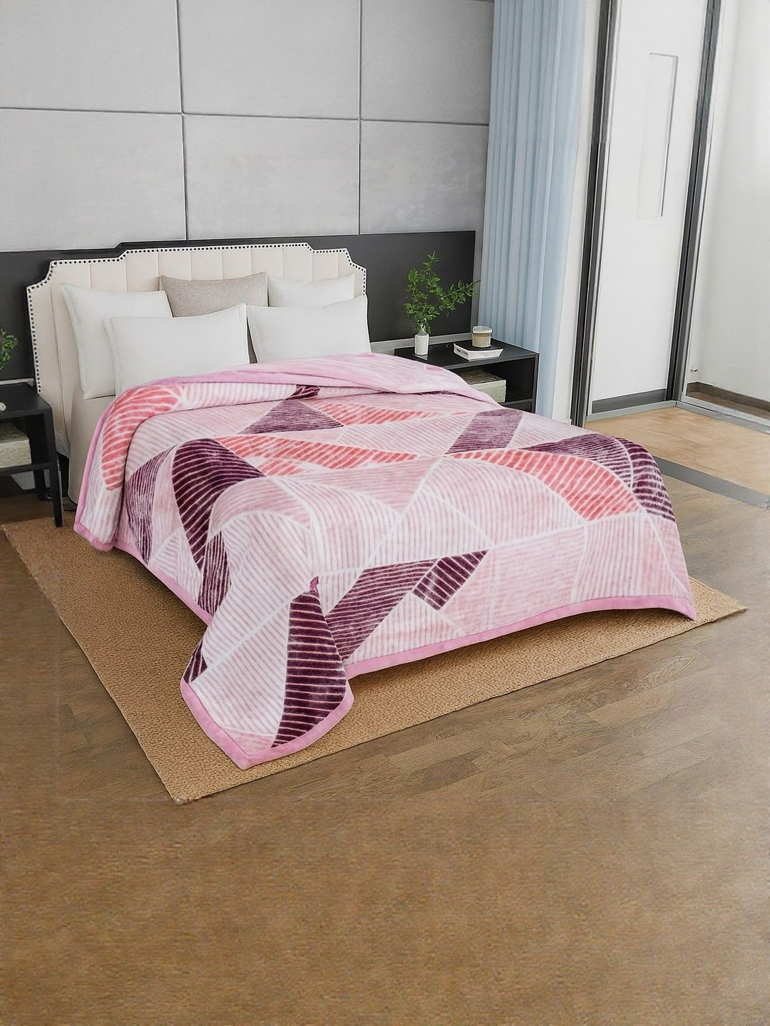 Signature Corbett Pink & White Geometric Printed Mink 500 GSM Mild Winter Blanket