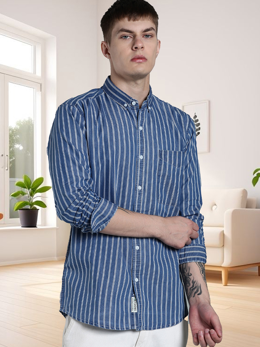 Kuons Avenue Standard Button-Down Collar Tailored Fit Denim Shirt