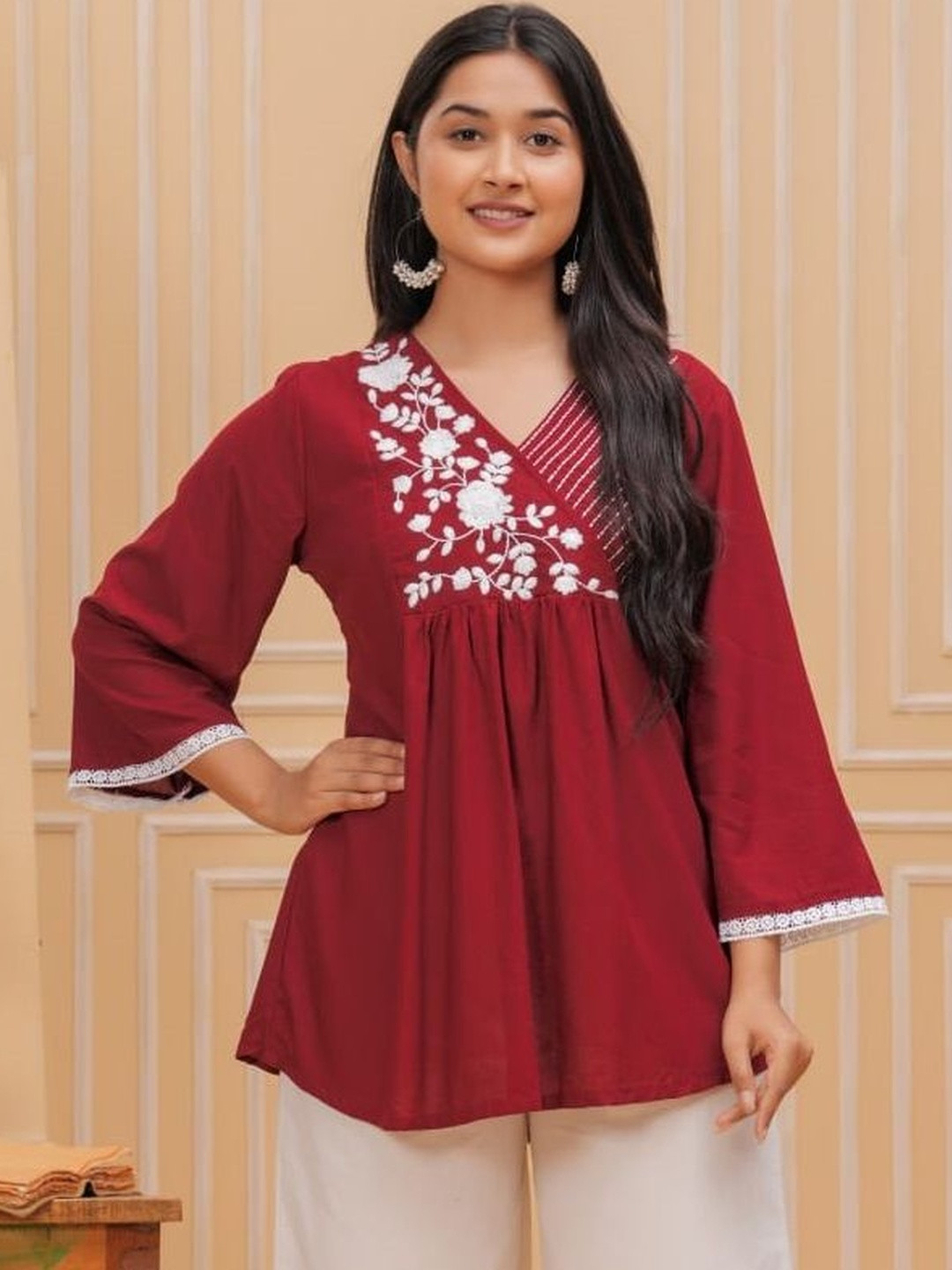 PALSIYA PRESENTS Women Floral Embroidered Ethnic Top
