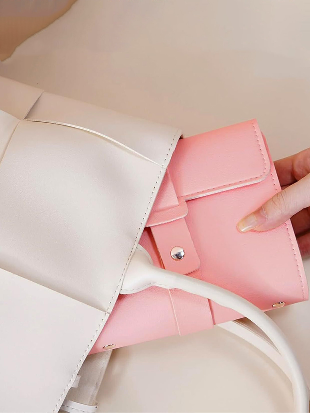 Awestuffs Waterproof Earring Holder Organizer Travel Adaptor