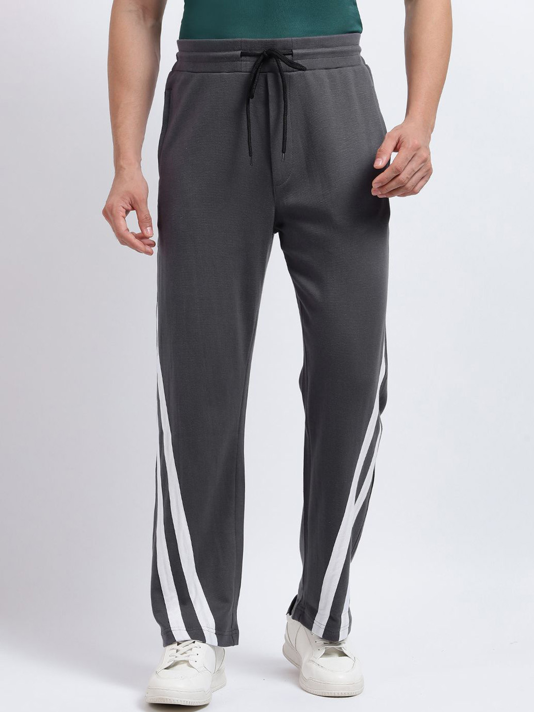 HO BINDAASS Men Colourblocked Cotton Regular Fit Track Pant