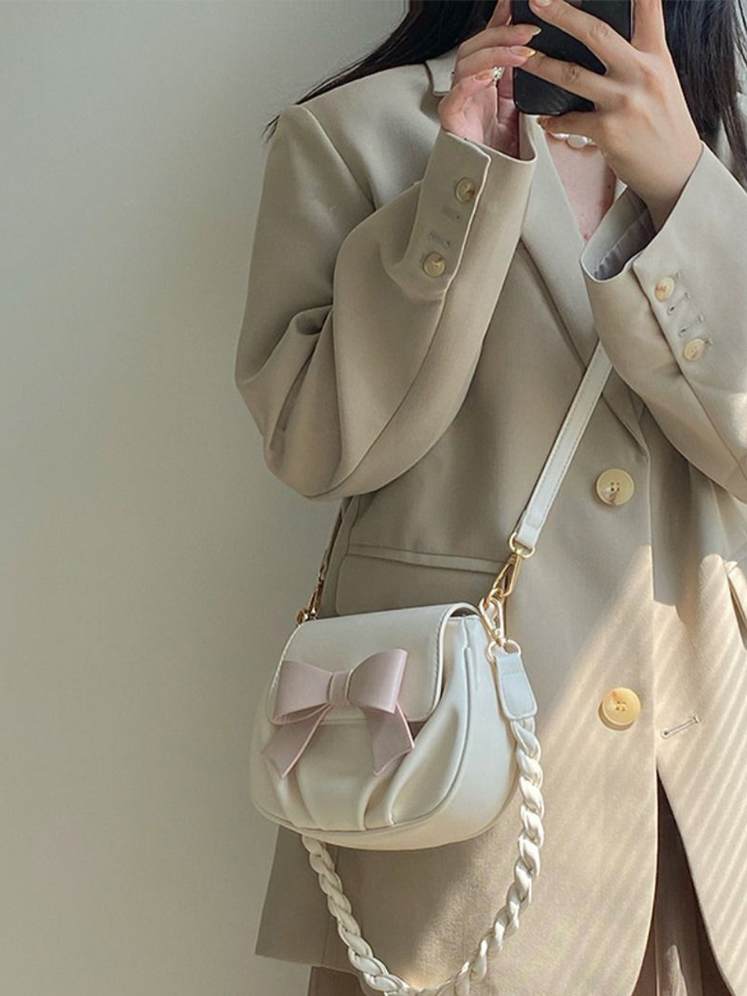 StyleCast Women Solid One Handle Messenger Bag