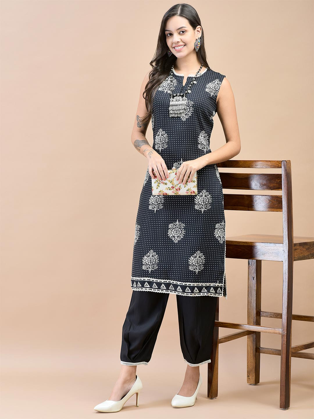 Shree Floral Printed Regular Liva Straight Kurta with Salwar