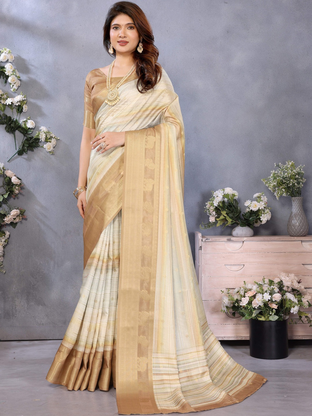 NEGRONI Ethnic Motifs Woven Design All Over Zari Butti Saree