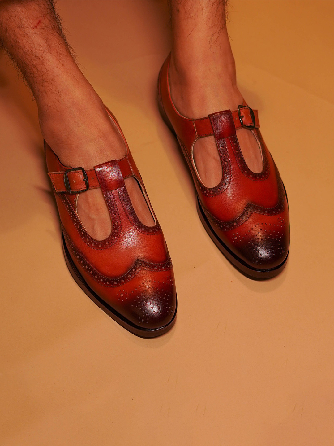 dmodot Men Pesha Broguo Textured Leather Slip-On Sneakers