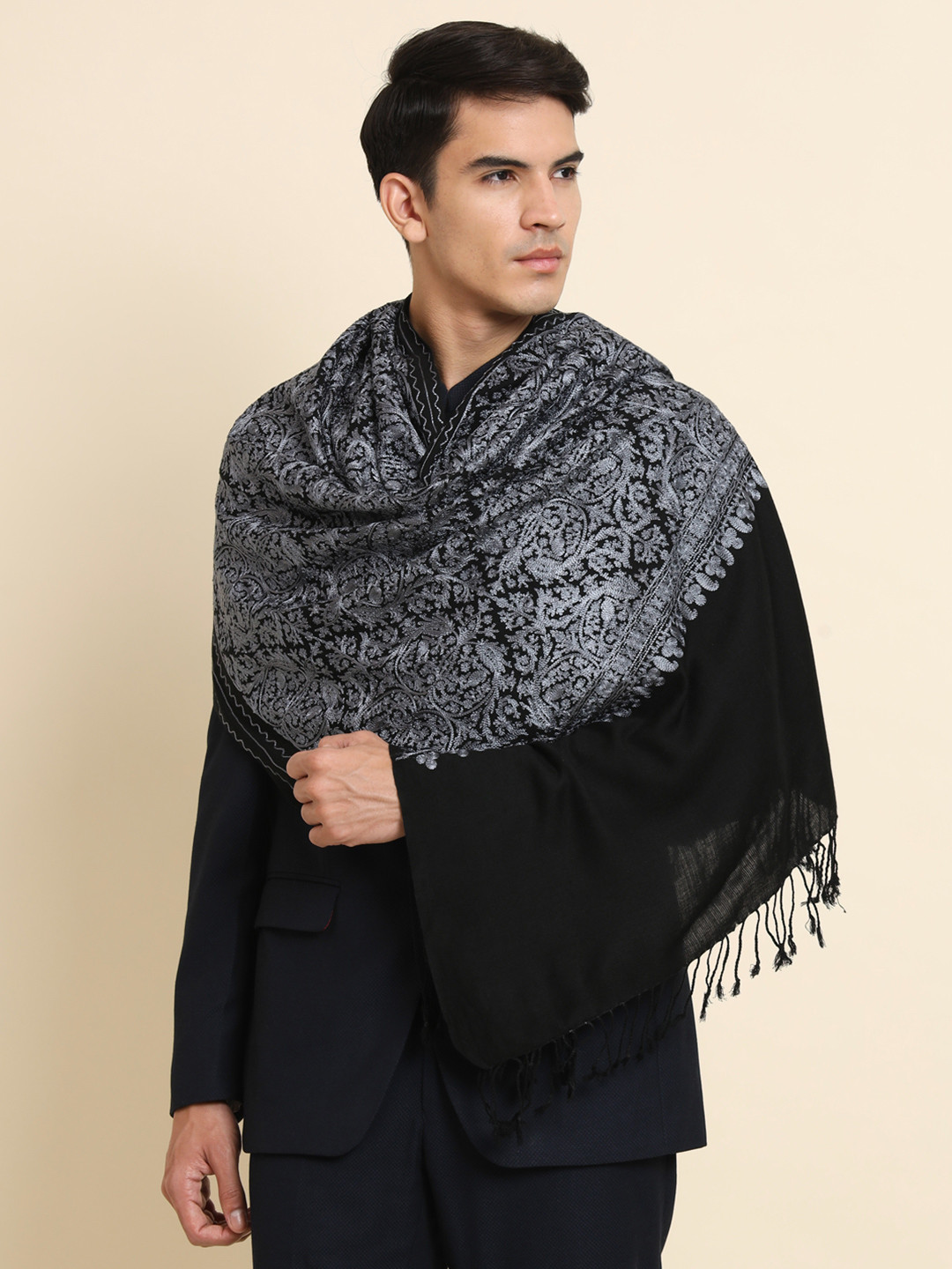 Zamour Silk Embroidered Woolen Stole