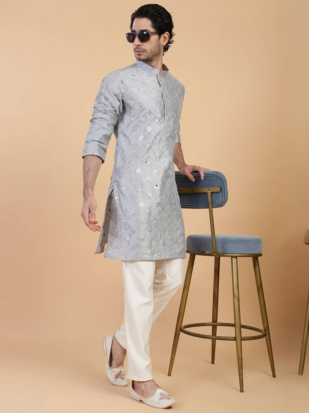 CHIRASVI Men Embroidered Mirror Work Kurta