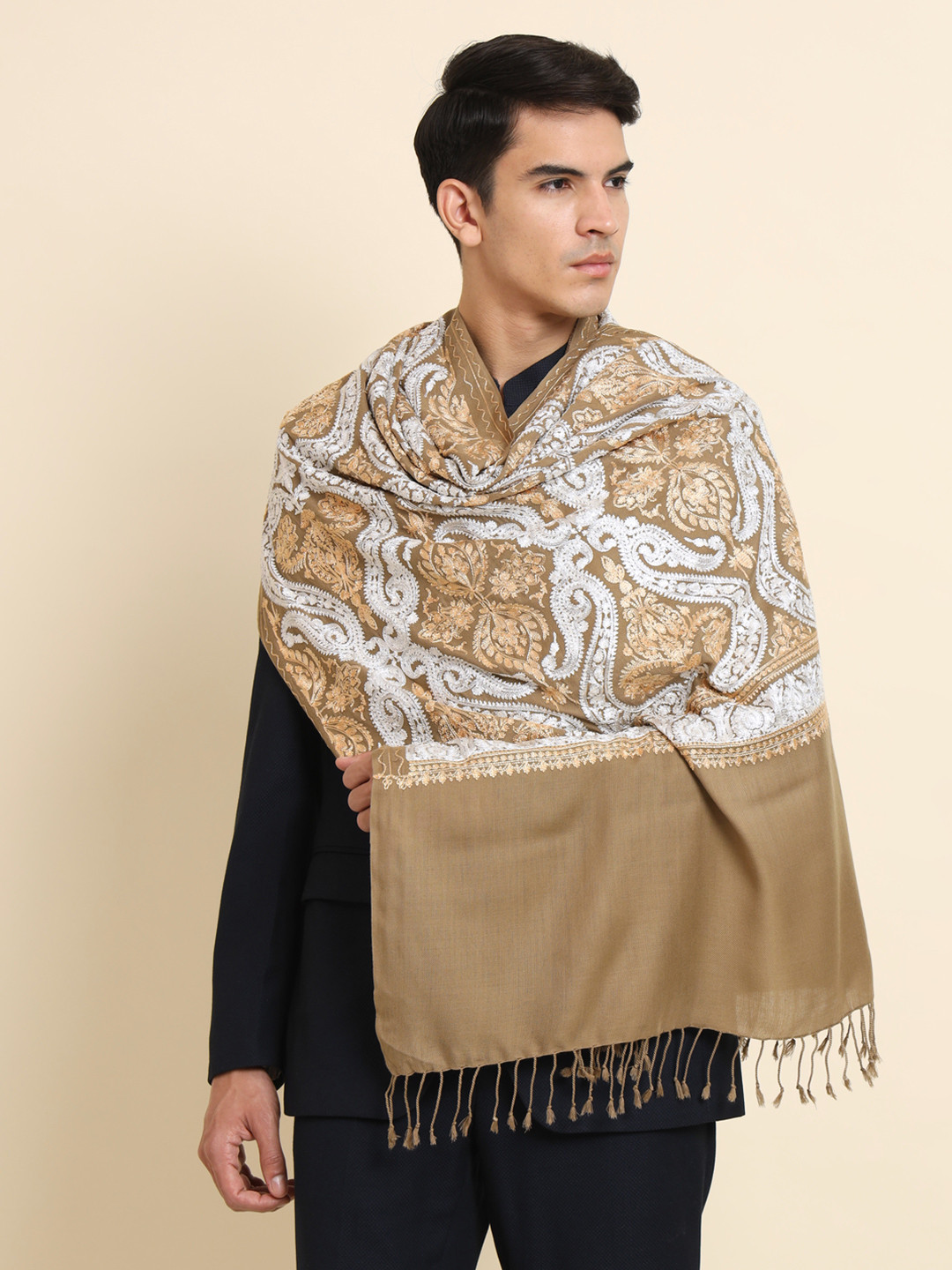 Zamour Silk Embroidered Woolen Stole