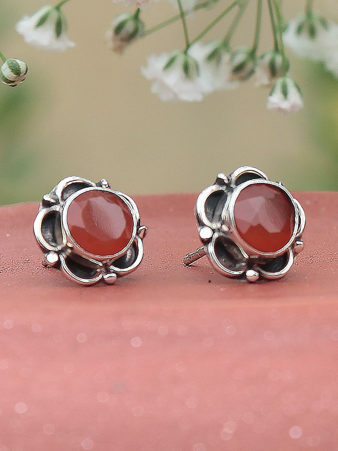 FUSIONARI 925 Sterling Silver Floral Shaped Carnelian Studded Studs